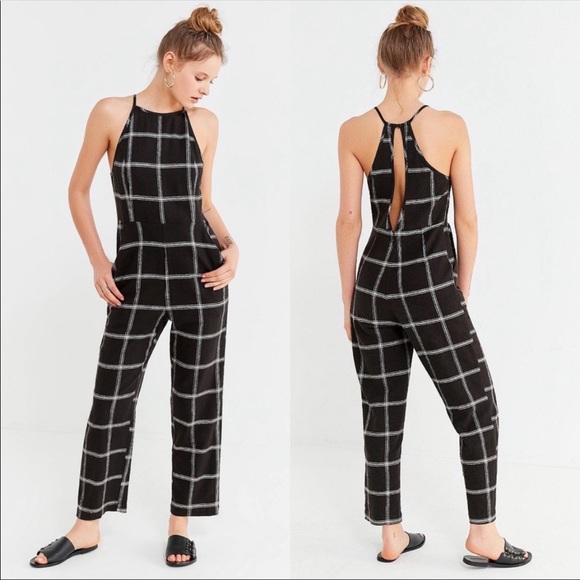 UO Hattie Linen High-neck Jumpsuit - Picture 3 of 7